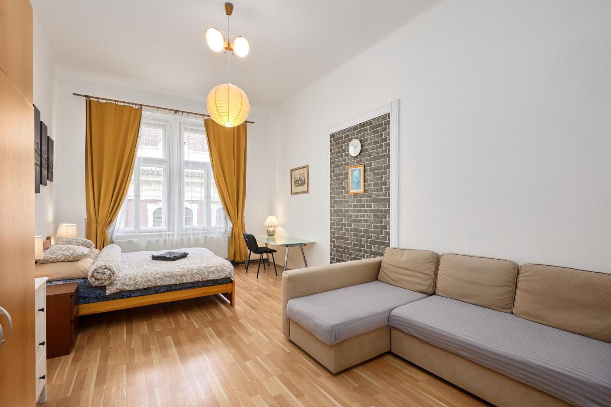 Habitación en casa particular Old Town & Parking Assistance *