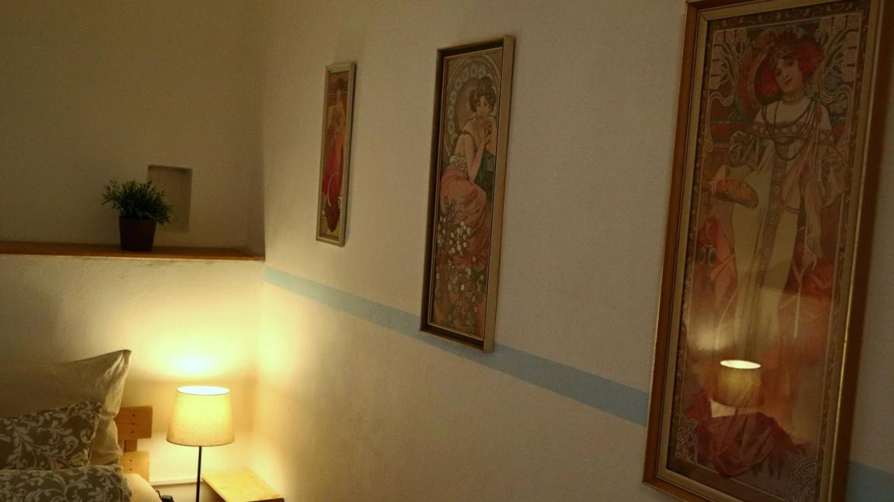 Habitación en casa particular Old Town & Parking Assistance *